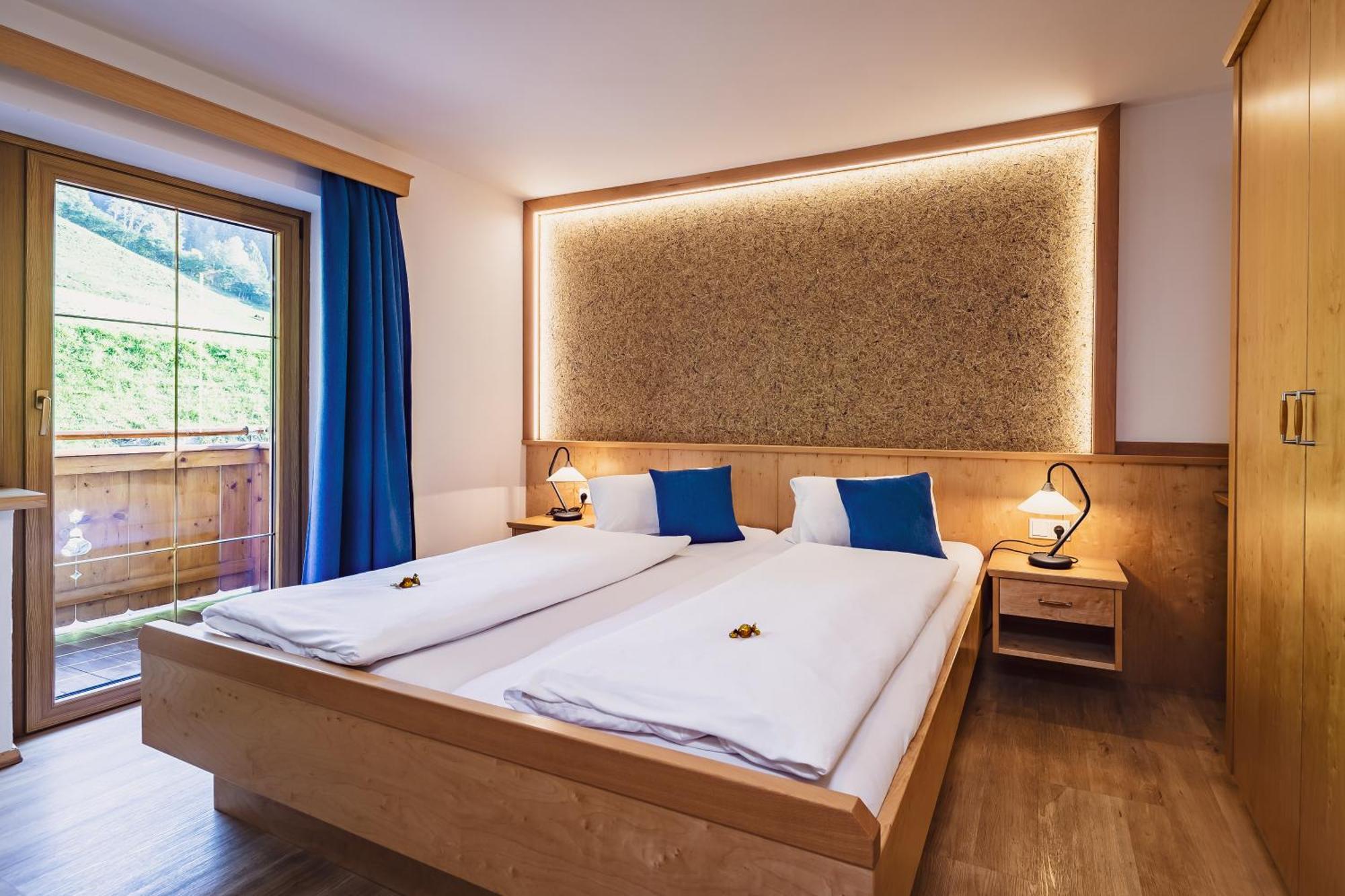 Panorama Hotel Guggenbichl - Inkl Sommerkarte, Einmaliger Eintritt Ins Tauern Spa & Bester Ausblick Ueber Kaprun Exteriör bild