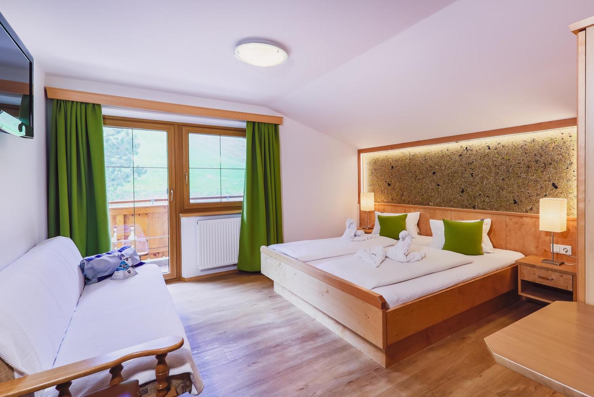 Panorama Hotel Guggenbichl - Inkl Sommerkarte, Einmaliger Eintritt Ins Tauern Spa & Bester Ausblick Ueber Kaprun Exteriör bild
