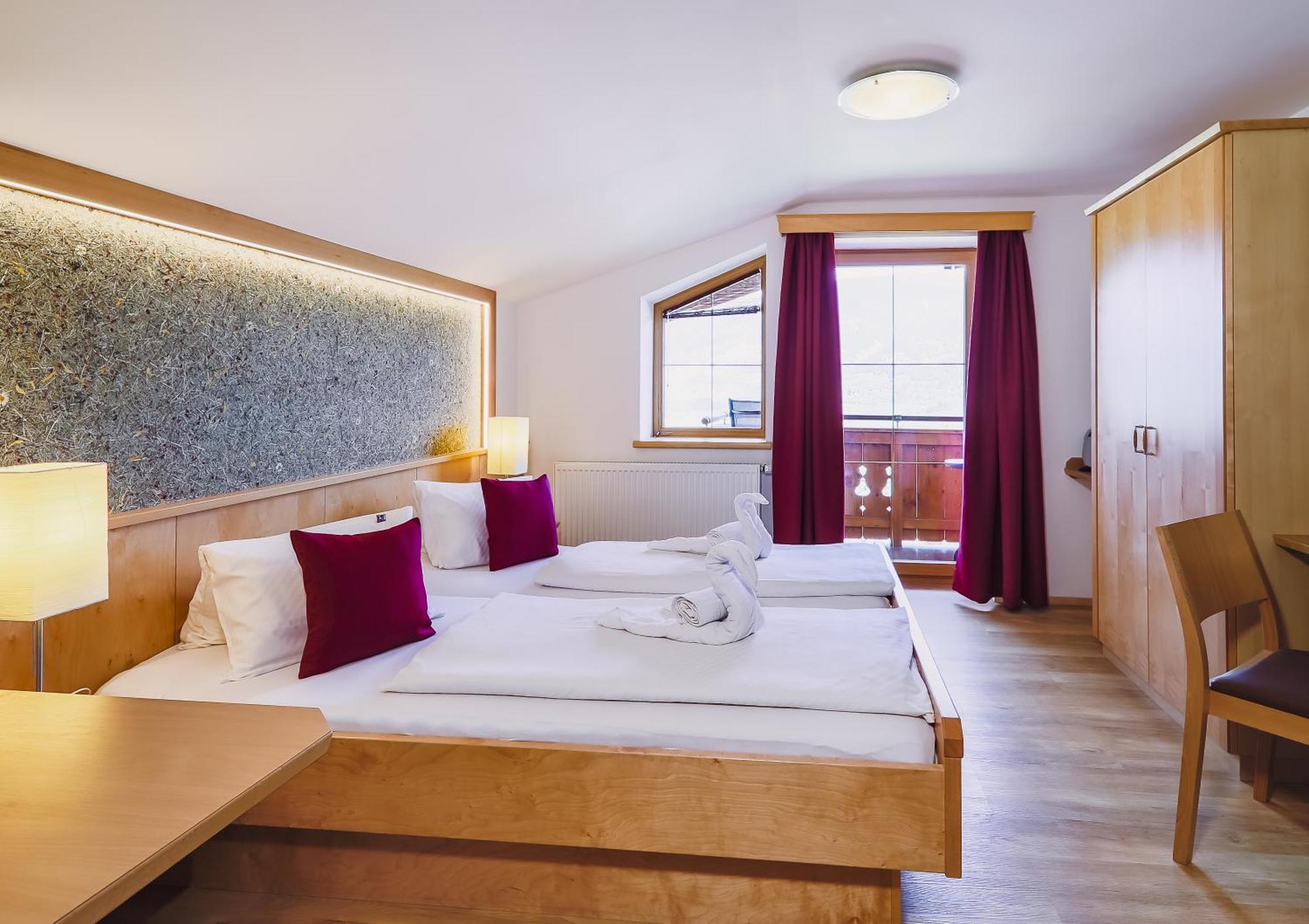 Panorama Hotel Guggenbichl - Inkl Sommerkarte, Einmaliger Eintritt Ins Tauern Spa & Bester Ausblick Ueber Kaprun Exteriör bild