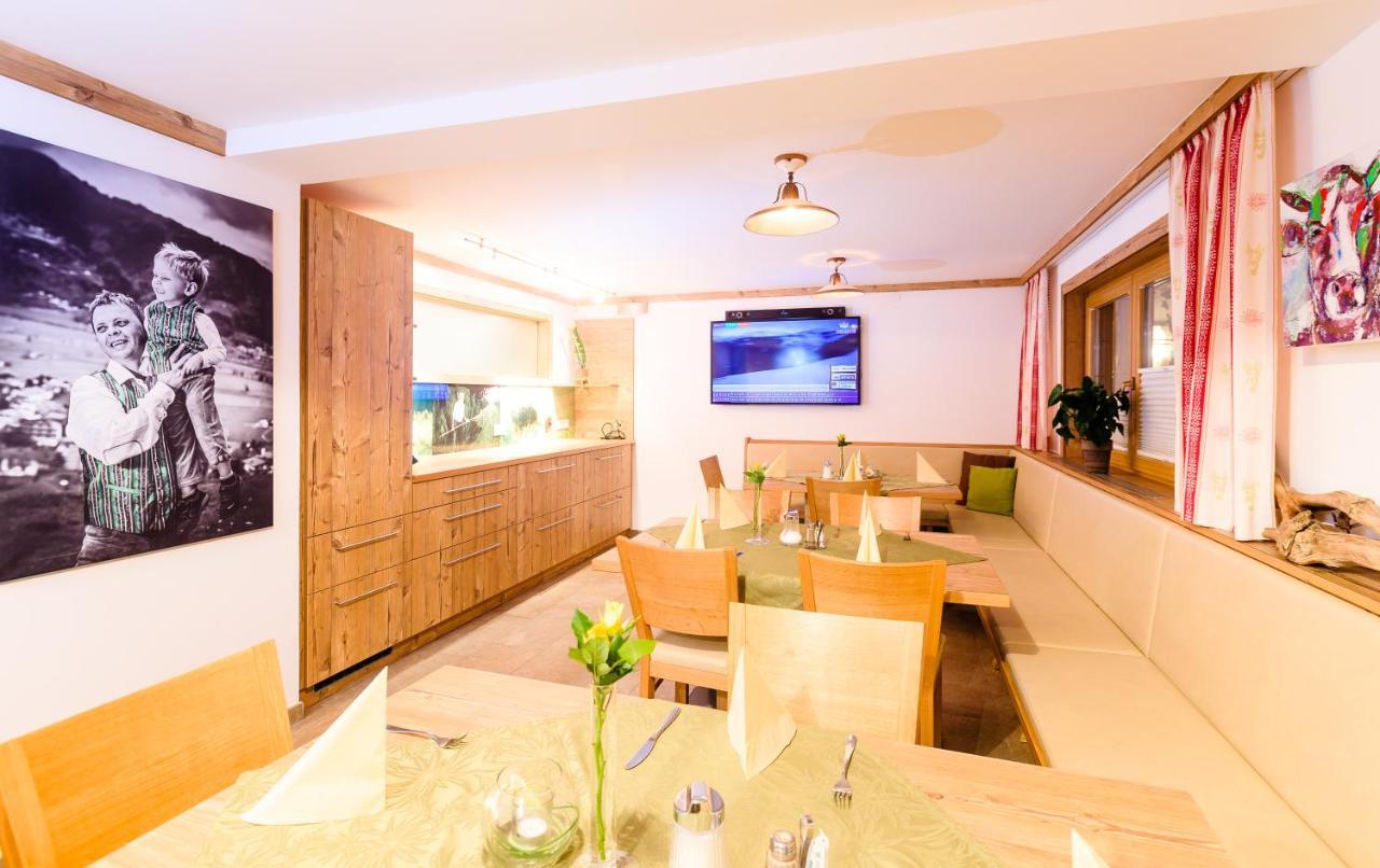 Panorama Hotel Guggenbichl - Inkl Sommerkarte, Einmaliger Eintritt Ins Tauern Spa & Bester Ausblick Ueber Kaprun Exteriör bild