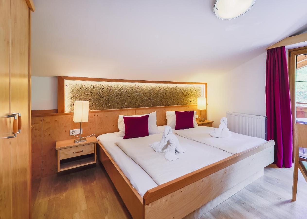 Panorama Hotel Guggenbichl - Inkl Sommerkarte, Einmaliger Eintritt Ins Tauern Spa & Bester Ausblick Ueber Kaprun Exteriör bild