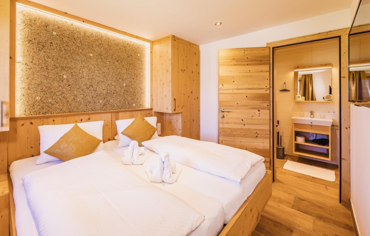 Panorama Hotel Guggenbichl - Inkl Sommerkarte, Einmaliger Eintritt Ins Tauern Spa & Bester Ausblick Ueber Kaprun Exteriör bild